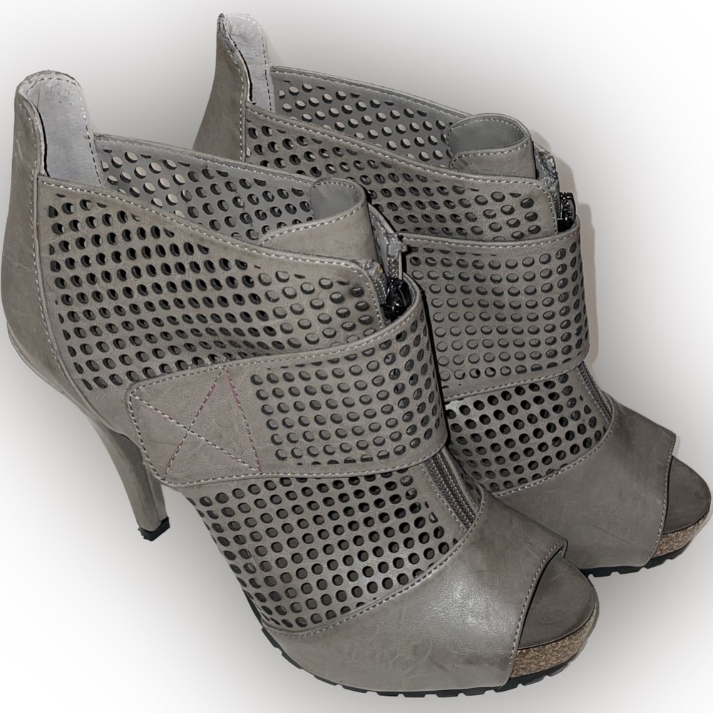 Simply Vera Vera Wang Mesh Style Ankle Boot